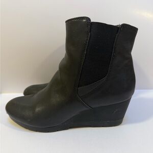 Natural Soul Black Wedge Boots Size 8.5 EUC